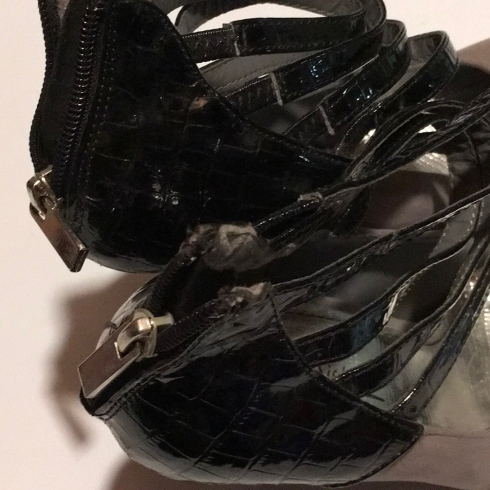 Shoes - Picture 2 of 4